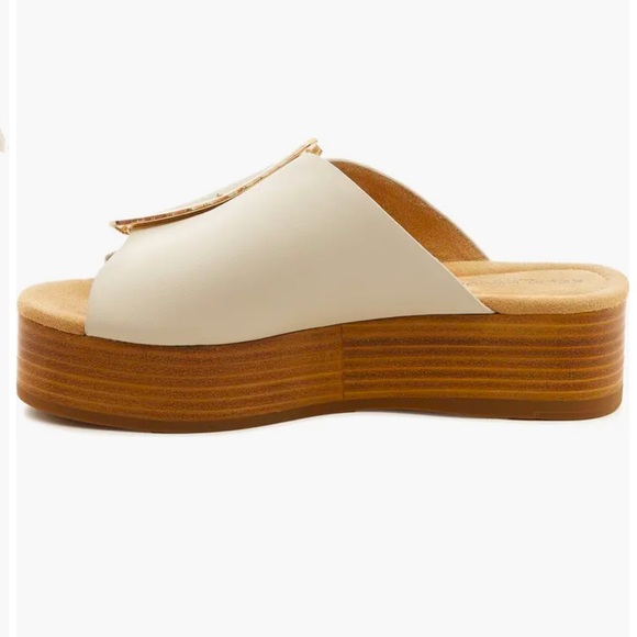 New nwot Perfect Kelsi Dagger Dover platform gold buckle cream slides 6 - Picture 3 of 9